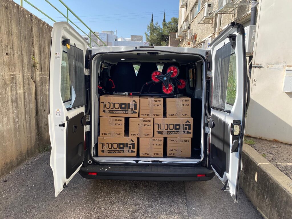 israeli passover meals being delivered